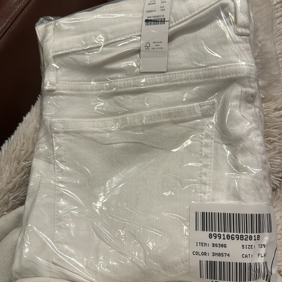 NWT‎ J.Crew 9” Vintage Slim Straight Jean in White Wash Size 25 - Picture 8 of 8